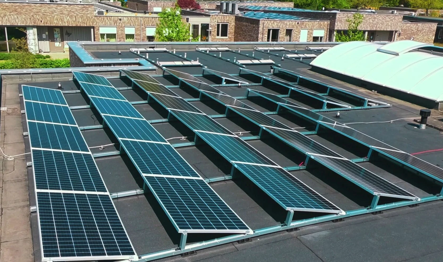 Blubase Connect zuid montagesysteem voor zonnepanelen op platte daken